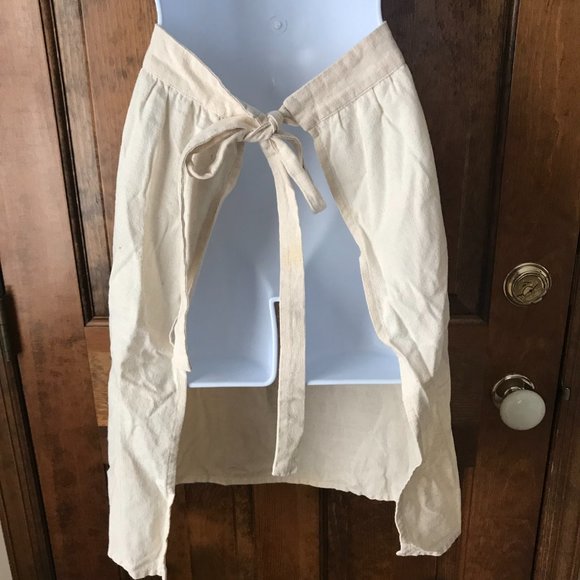 Christmas Apron w/Quilted Look Wreath - Picture 7 of 8